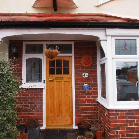 Friendly Home In South London Morden Exteriör bild