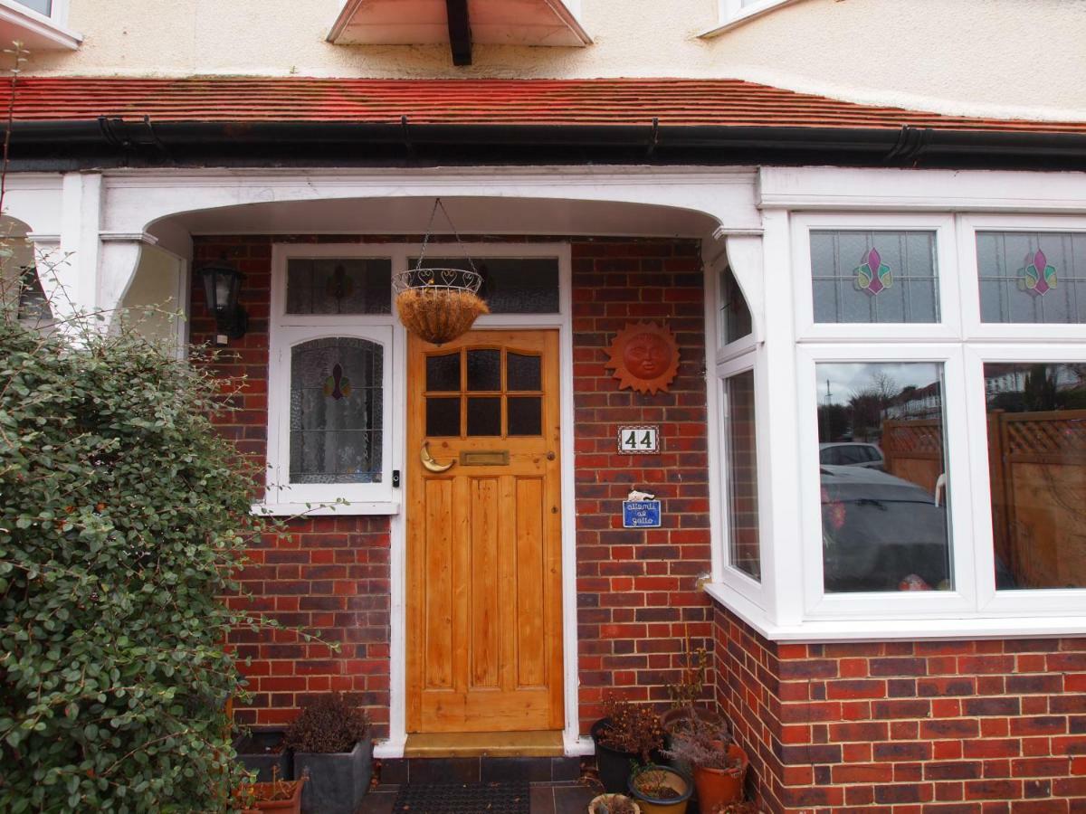 Friendly Home In South London Morden Exteriör bild